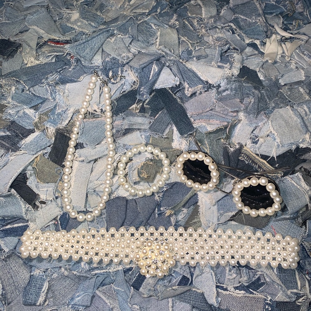 Pearl Set - Picture 5 of 9